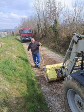 Vzdrževanje poljski poti v Harijah